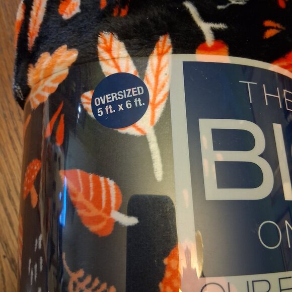 The BIG one Plush Throw NEW - Picture 2 of 4